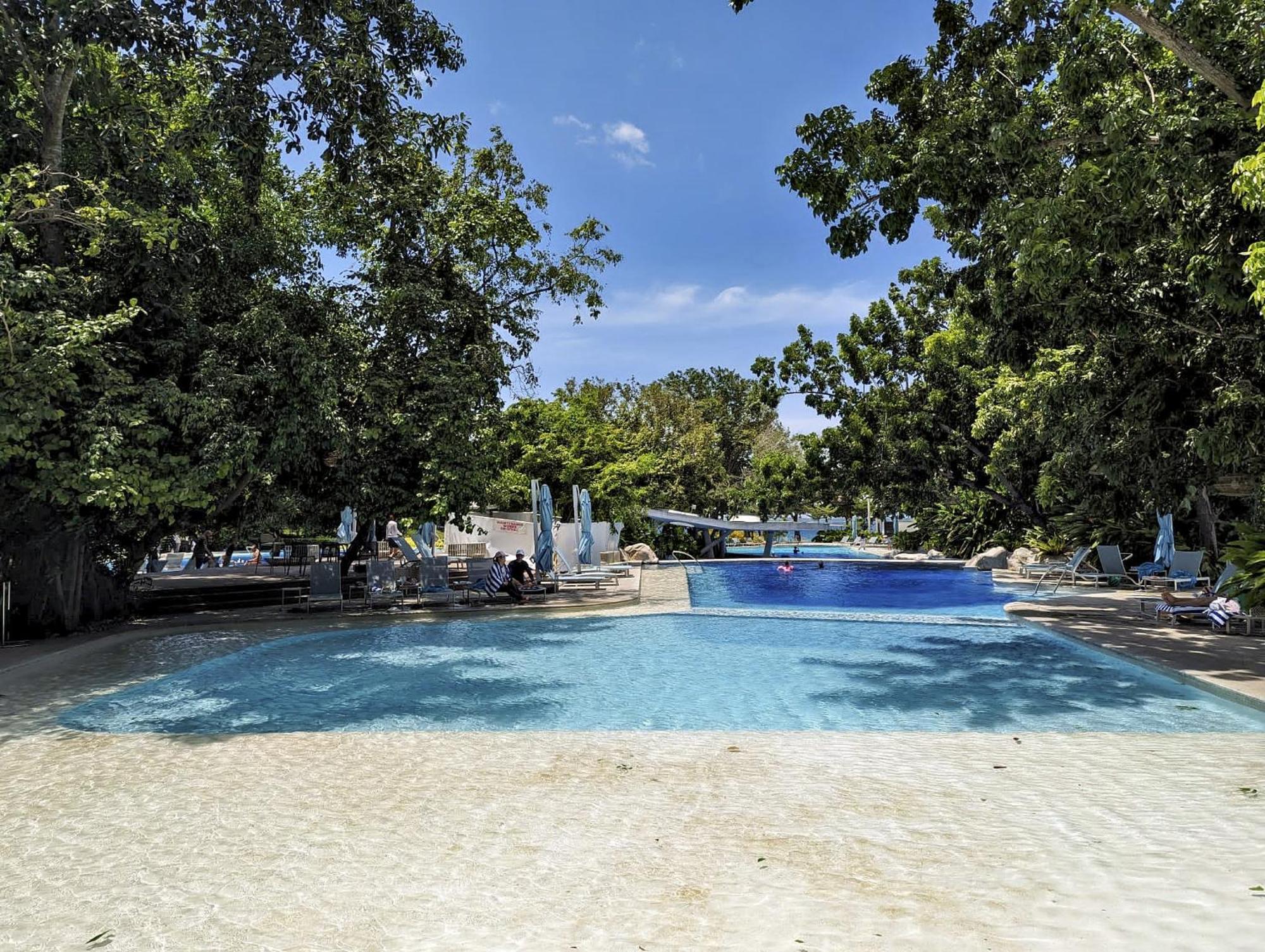 Dominiks Quite And Elegant Studio Ocean View Pool At Tambuli Resort High Floor Lapu-Lapu City Bagian luar foto